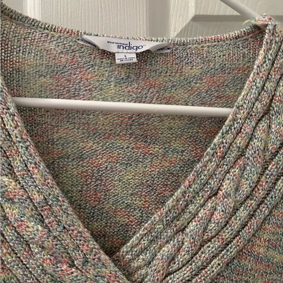 Great Northwest Clothing Company Pastel Speckled V-Neck Cable Trim Sweater - Picture 3 of 5